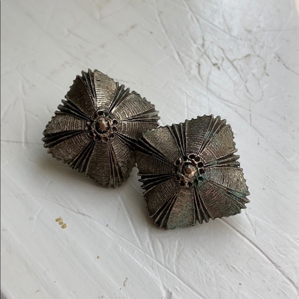 (CLOSET CLOSING FINAL SALE) Art Deco Vintage Gatsby Flapper Clip On Earrings